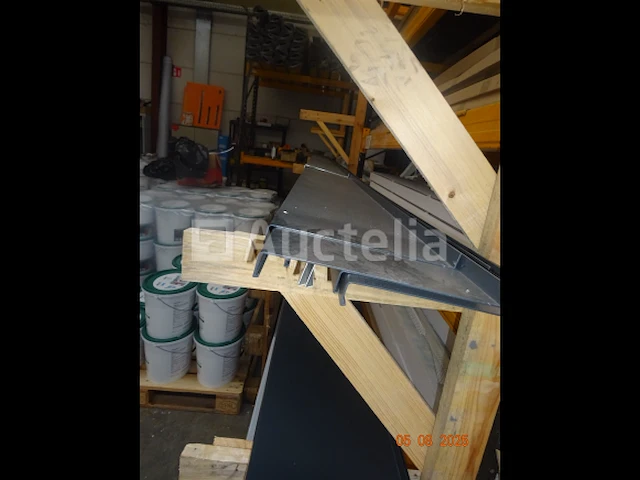 1 set aluminium vensterbanken tot 5m90/33cm breed - afbeelding 2 van  4