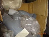 1 set van +/- 60 regenpijpen, pvc ellebogen - afbeelding 3 van  6