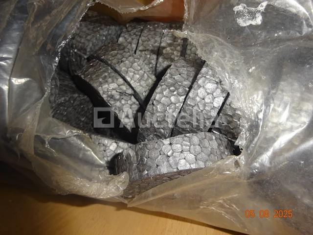 1 set van +/- 60 regenpijpen, pvc ellebogen - afbeelding 4 van  6