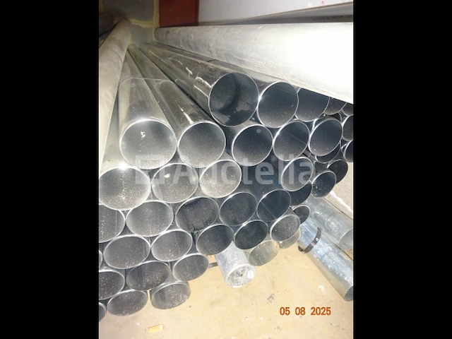 1 set van +/- 60 regenpijpen, pvc ellebogen - afbeelding 5 van  6