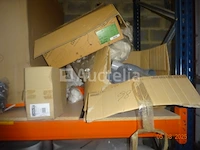 1 set van +/- 60 regenpijpen, pvc ellebogen - afbeelding 6 van  6