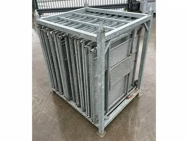 1 set van 10 stalen vangrails - afbeelding 1 van  4
