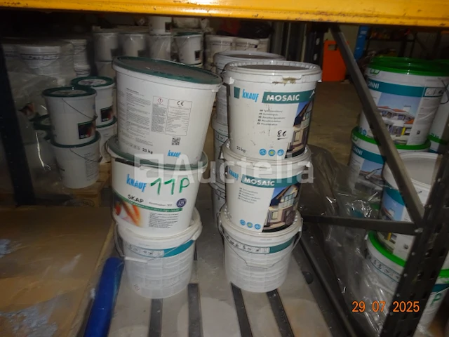 1 set van 11 emmers met diverse producten - afbeelding 2 van  3