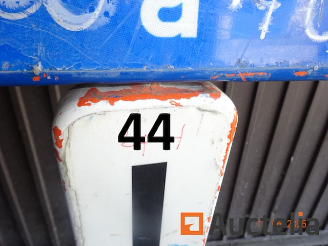 1 set van 3 parkeerbordbeugels, 1 set van 5 parkeerborden en 2 eras-barrières - afbeelding 3 van  6