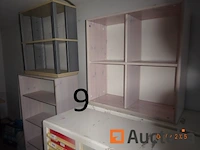 1 set van 4 metaal kasten met lades in pvc dim. 35-90-105, 2 rekken in hout en 1 rek grijs en beige - afbeelding 1 van  4
