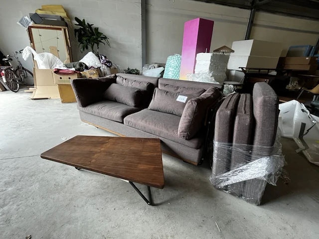 1 sofa met bijzettafel - afbeelding 1 van  8