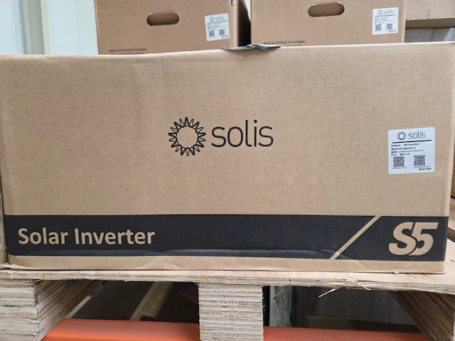 1 solis pv omvormer s5-gr3p6k-lv - afbeelding 1 van  10