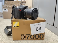 1 spiegelreflex nikon d700 met 18-105mm lens.