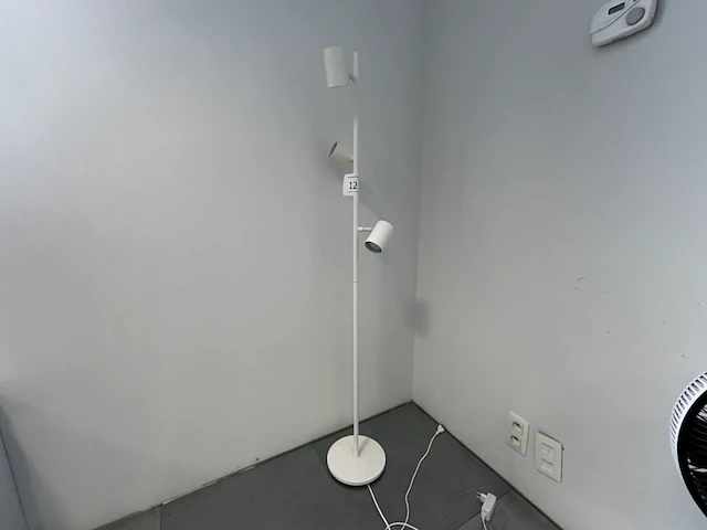 1 staanlamp - afbeelding 1 van  3