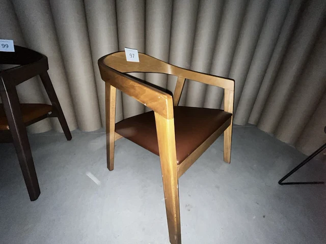 1 stoel met lederen bekleding - afbeelding 2 van  5