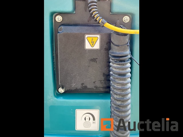 1 stuks tennant 443c-4 schrobzuigmachine - afbeelding 9 van  25