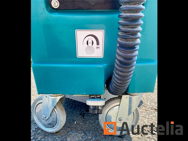 1 stuks tennant 443c-4 schrobzuigmachine - afbeelding 10 van  25