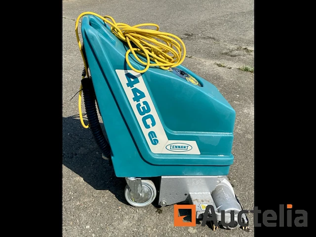 1 stuks tennant 443c-4 schrobzuigmachine - afbeelding 1 van  25