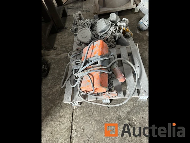 1-ton hitachi 1s ketting elektrische takel - afbeelding 1 van  2