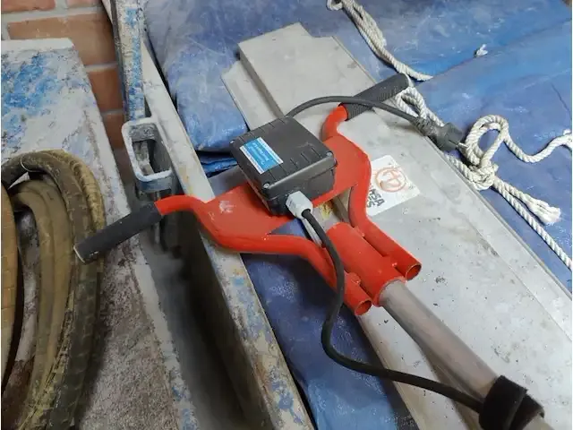 1 trilbetondekvloer machine hervisa perles - afbeelding 4 van  7
