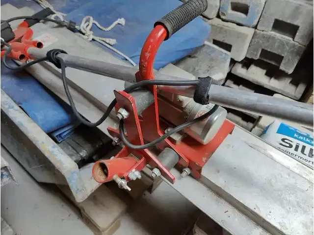 1 trilbetondekvloer machine hervisa perles - afbeelding 5 van  7