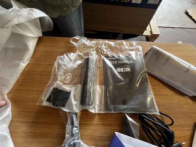 1 tv toestel samsung crystal hd - afbeelding 7 van  8