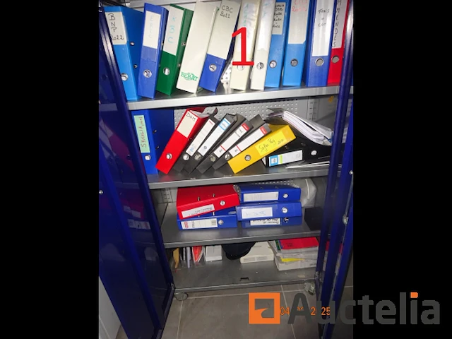 1 tweedeurs metaal kast, blauw, op wielen 45-90-155 - afbeelding 1 van  2
