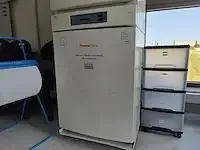 1 verrijdbare incubator thermo forma model series 2 3310 np: € 10000 - afbeelding 1 van  6