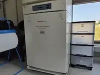 1 verrijdbare incubator thermo forma model series 2 3310 np: € 10000 - afbeelding 2 van  6