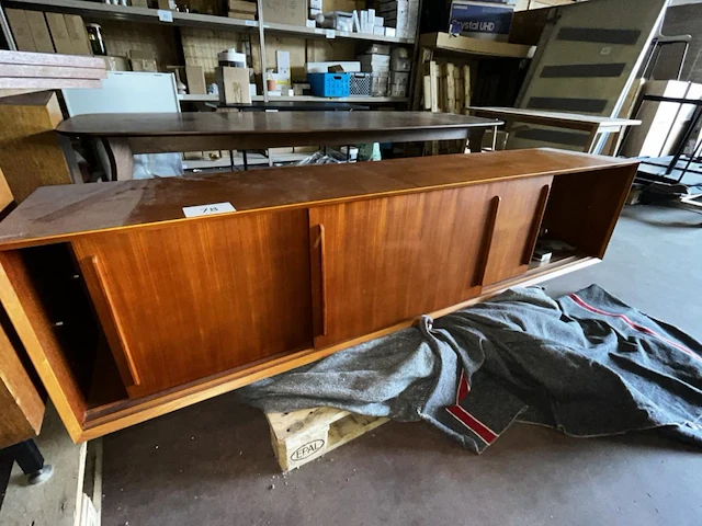 1 vintage dressoir - afbeelding 1 van  5