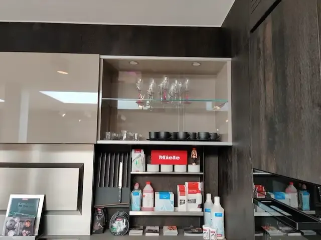 1 volledige demo keuken met apparatuur - afbeelding 18 van  62