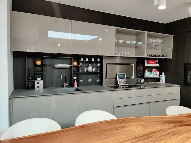 1 volledige demo keuken met apparatuur - afbeelding 23 van  62