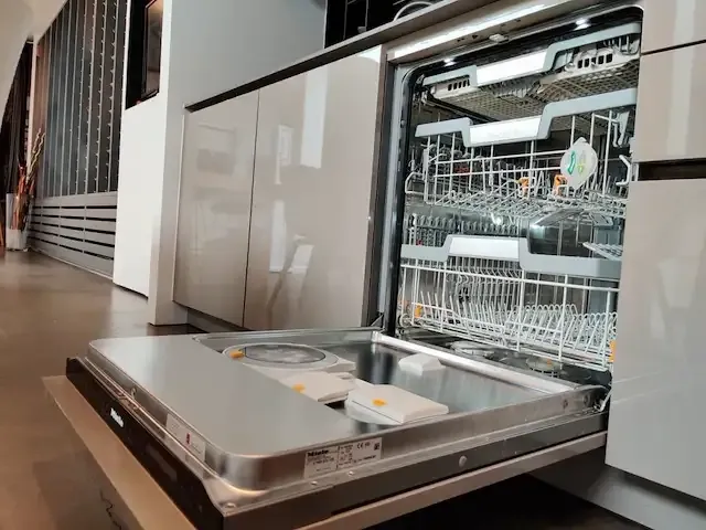 1 volledige demo keuken met apparatuur - afbeelding 35 van  62