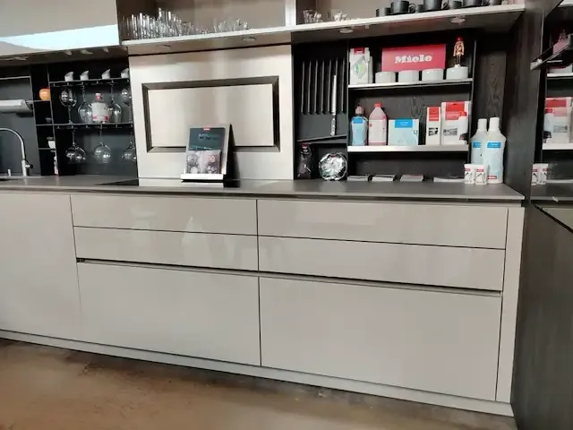 1 volledige demo keuken met apparatuur - afbeelding 44 van  62