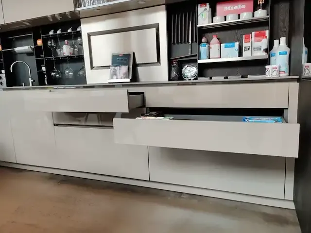 1 volledige demo keuken met apparatuur - afbeelding 46 van  62