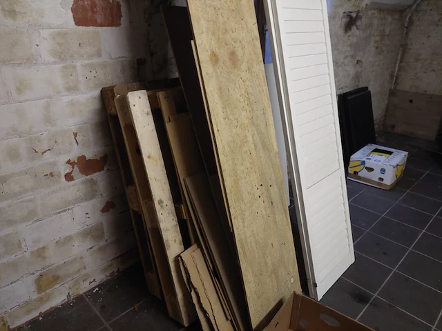 1 volledige inhoud bijkeuken, bureau en kelder - afbeelding 20 van  40