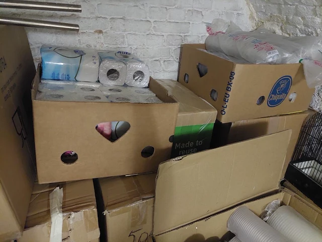 1 volledige inhoud bijkeuken, bureau en kelder - afbeelding 30 van  40