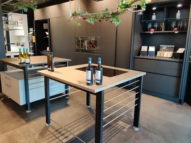 1 volledige keuken met apparatuur - afbeelding 1 van  103