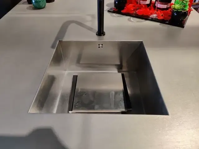 1 volledige keuken met apparatuur - afbeelding 85 van  103