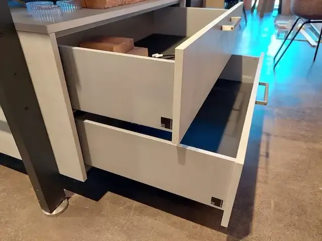1 volledige keuken met apparatuur - afbeelding 98 van  103