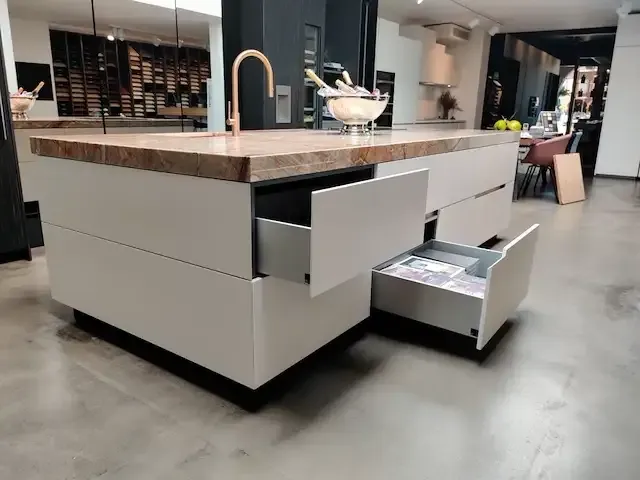 1 volledige keuken met apparatuur - afbeelding 43 van  63