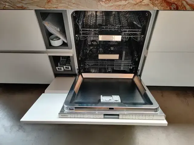 1 volledige keuken met apparatuur - afbeelding 46 van  63