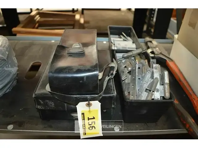 1 voltmeter zvg 1 voltmeter unigor p in leder koffer - afbeelding 1 van  2