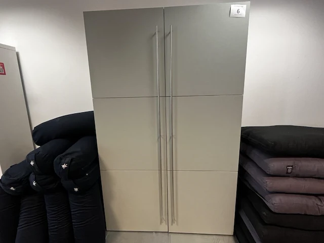 1 wandkast ikea hjortviken - afbeelding 1 van  4