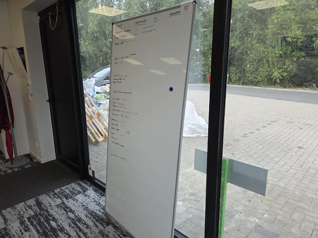 1 whiteboard - afbeelding 1 van  1