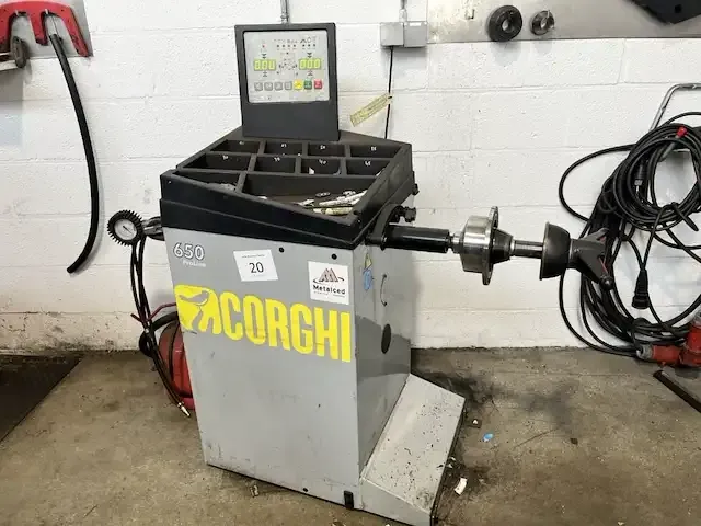 1 wielbalanceermachine corghi 650 proline - afbeelding 1 van  7