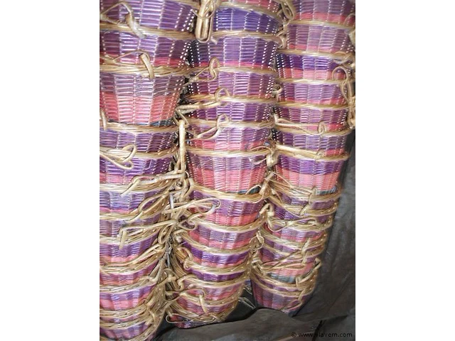 1 x groot karton van 144 rieten hangmandjes - afbeelding 2 van  2