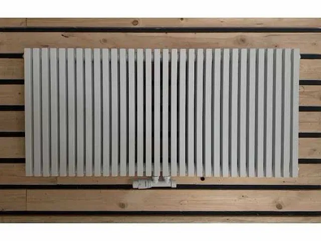 1 x h550xb1800 horizontaale designradiator mat wit - afbeelding 1 van  4