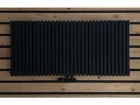 1 x h550xb1800 horizontaale designradiator mat zwart - afbeelding 1 van  4