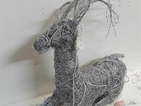 1 x hert zittend zilver met verlichting 55x55 cm - afbeelding 3 van  3