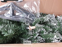 1 x kerstboom 1,5 m metalen voet groen witte toppen - afbeelding 3 van  3