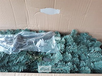 1 x kerstboom 1,8 m metalen voet blauw/groen - afbeelding 3 van  3
