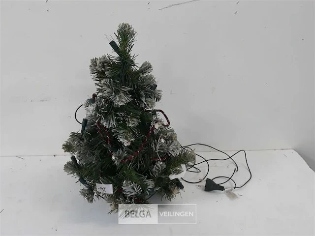 1 x kerstboom 40 cm met kluit + lampjes - afbeelding 1 van  3