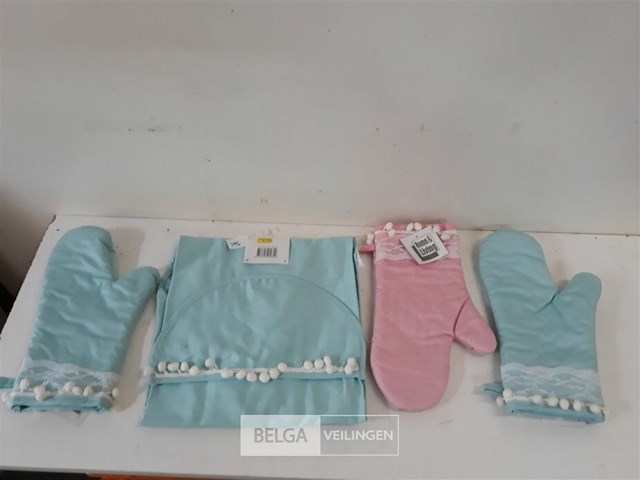 1 x keukenschort + 3 x ovenhandschoen - afbeelding 2 van  3