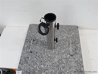 1 x parasolvoet graniet 30 kg 45x45x5 cm - afbeelding 2 van  2